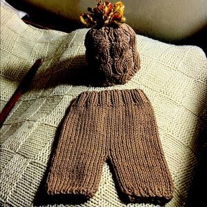 NWOT Baby Infant Outfit OOAK Knit Pants & Cable Knit Hat Newborn-3 months Unisex